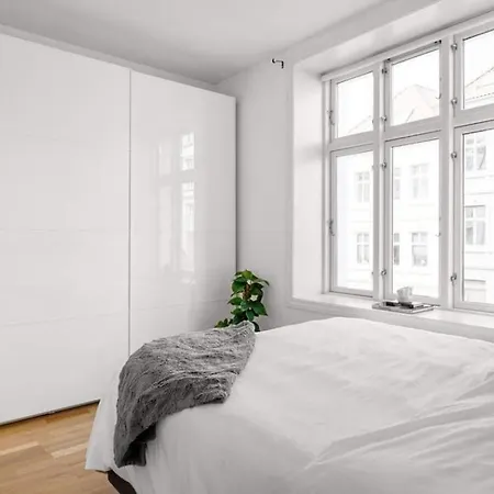 Apartamento Homerentals L & Convenient - Queen Bed *