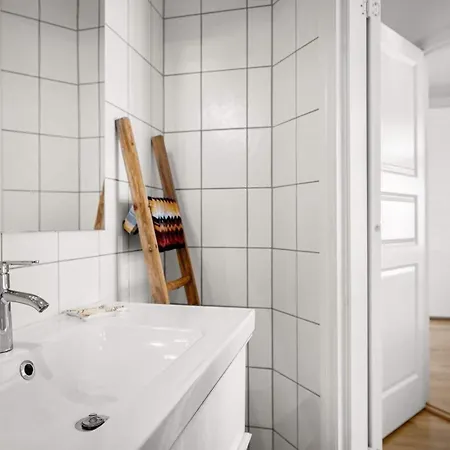 Apartamento Homerentals L & Convenient - Queen Bed *